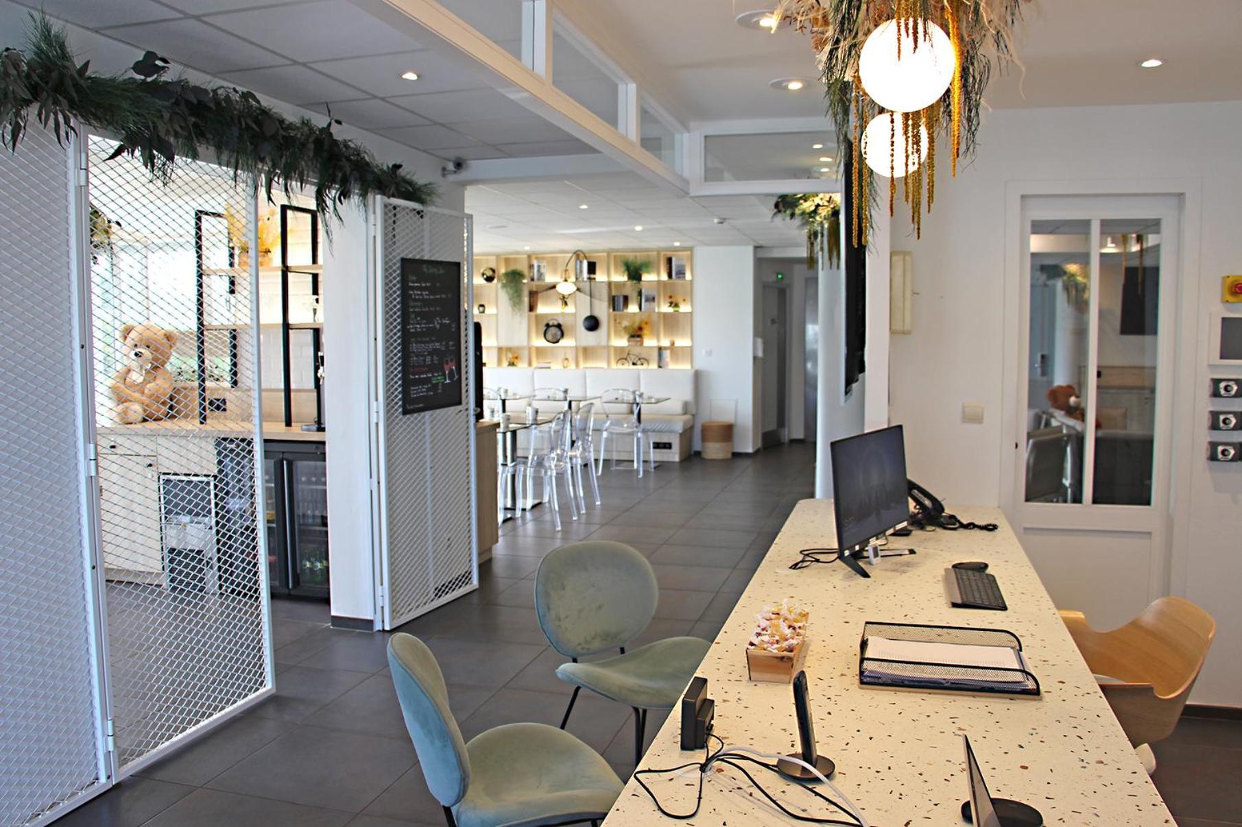 Hotel Kyriad La Rochelle Centre Ville Экстерьер фото