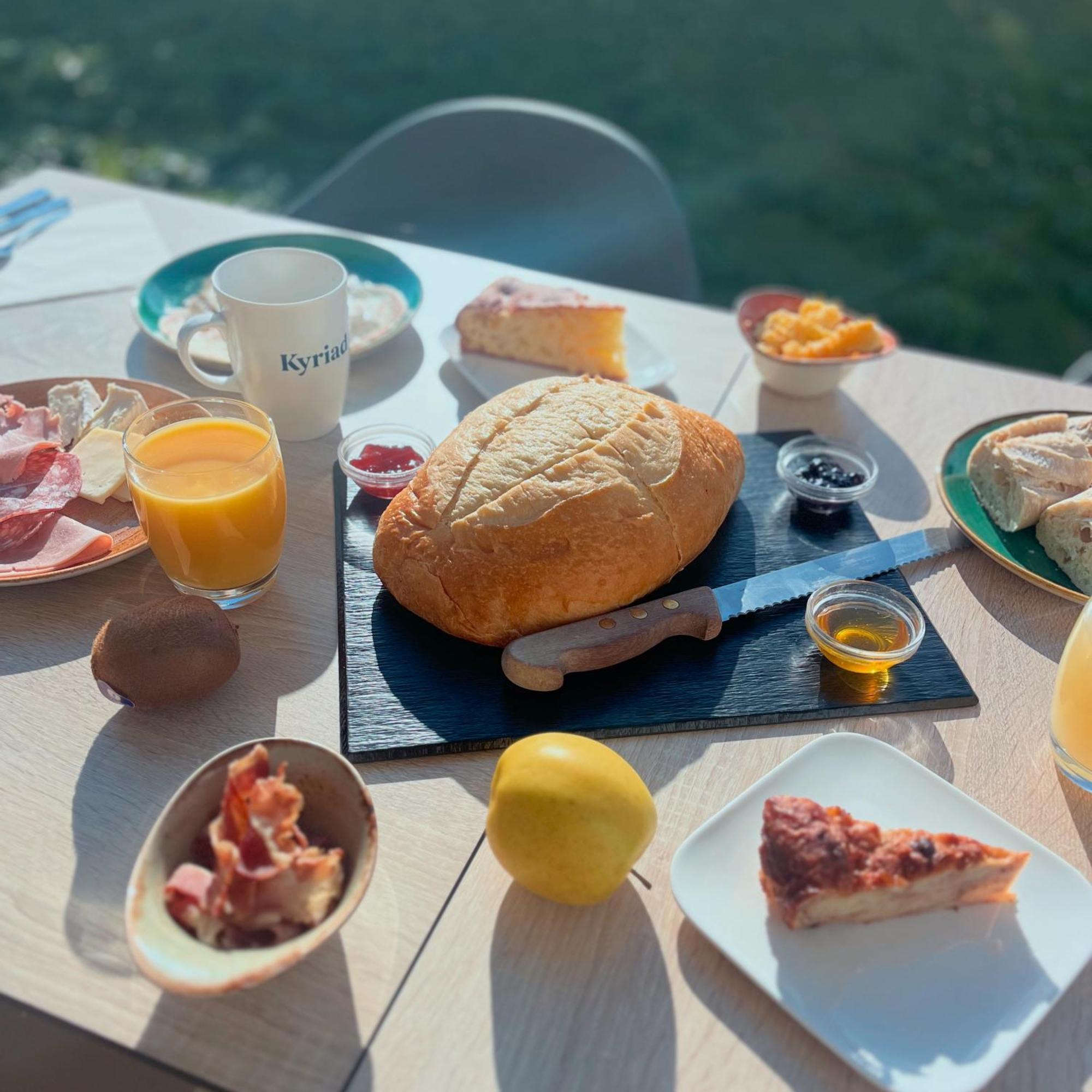 Hotel Kyriad La Rochelle Centre Ville Экстерьер фото